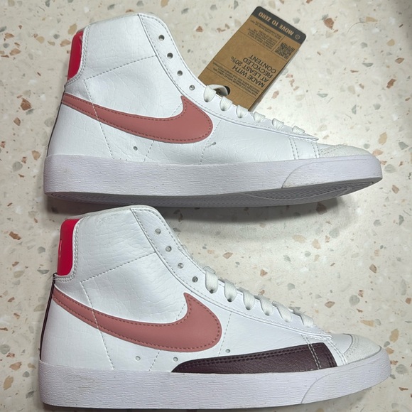 Nike women’s blazer mid 77’ size 7 - Picture 2 of 6